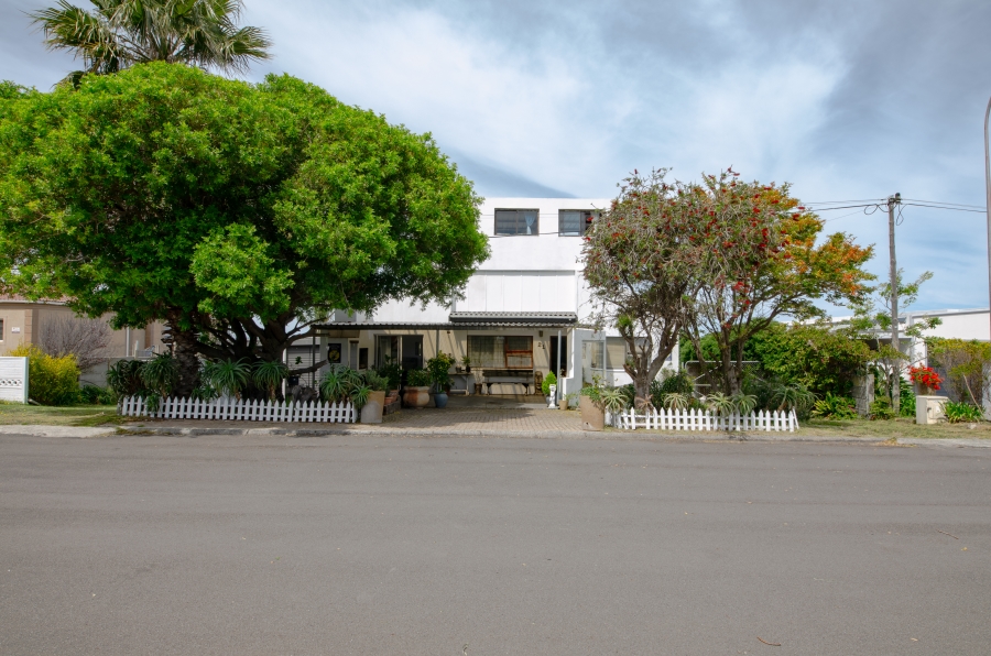 5 Bedroom Property for Sale in Heuningkloof Western Cape